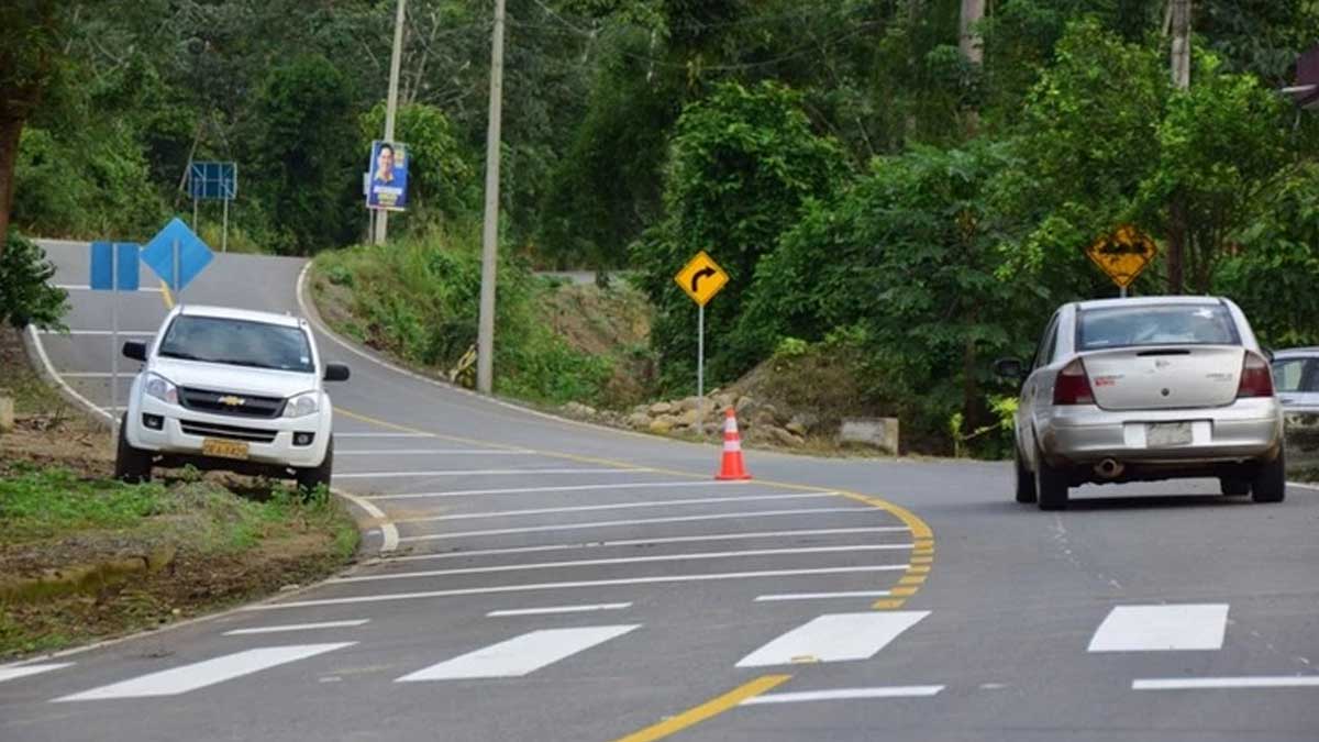 EL ORO PREFECTURA INAUGURA VÍA QUE CONECTA 3 PARROQUIAS RURALES EN