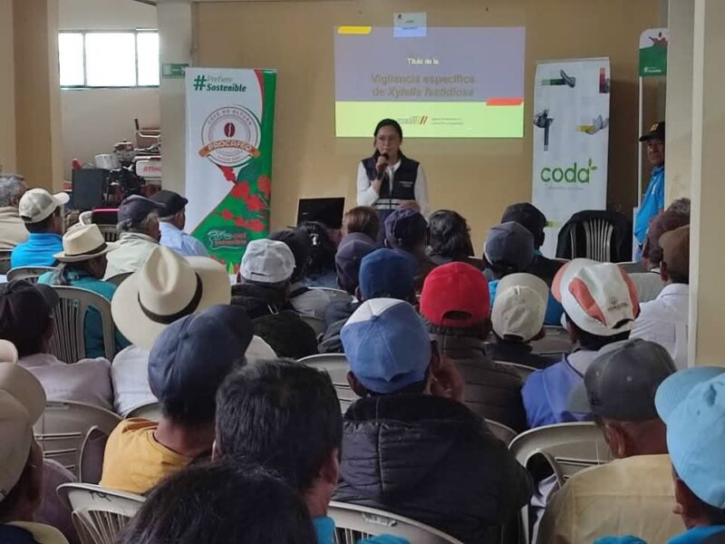 El Prefecto del Guayas, compartió un espacio de diálogo con mas de 400 agricultores